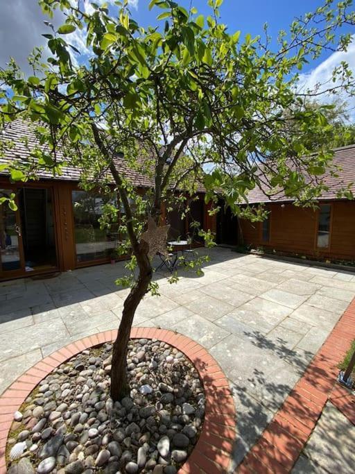 The Retreat, A Relaxing Getaway For Couples Apartment Hambrook Exterior photo